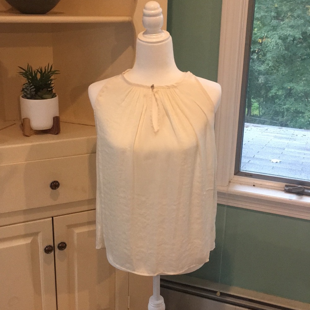 Vince Camuto antique white keyhole blouse size S